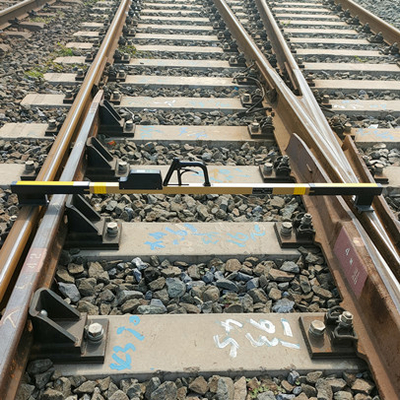 0.01 Resolution Rail Track Measuring Equipment , 1520mm Track Level Gauge ODM