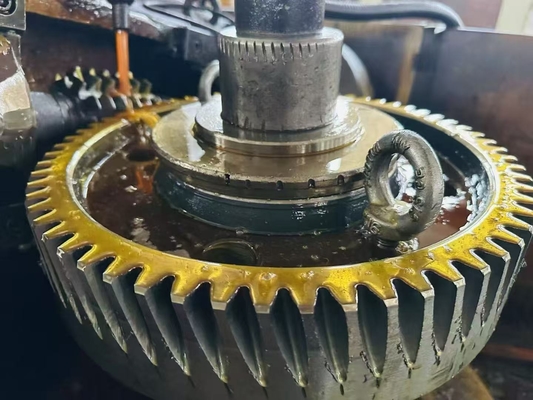 Professional and Industrial Manual Truck Gears with Heat Treatment Carburizing Quenching Hardness -45 HRC